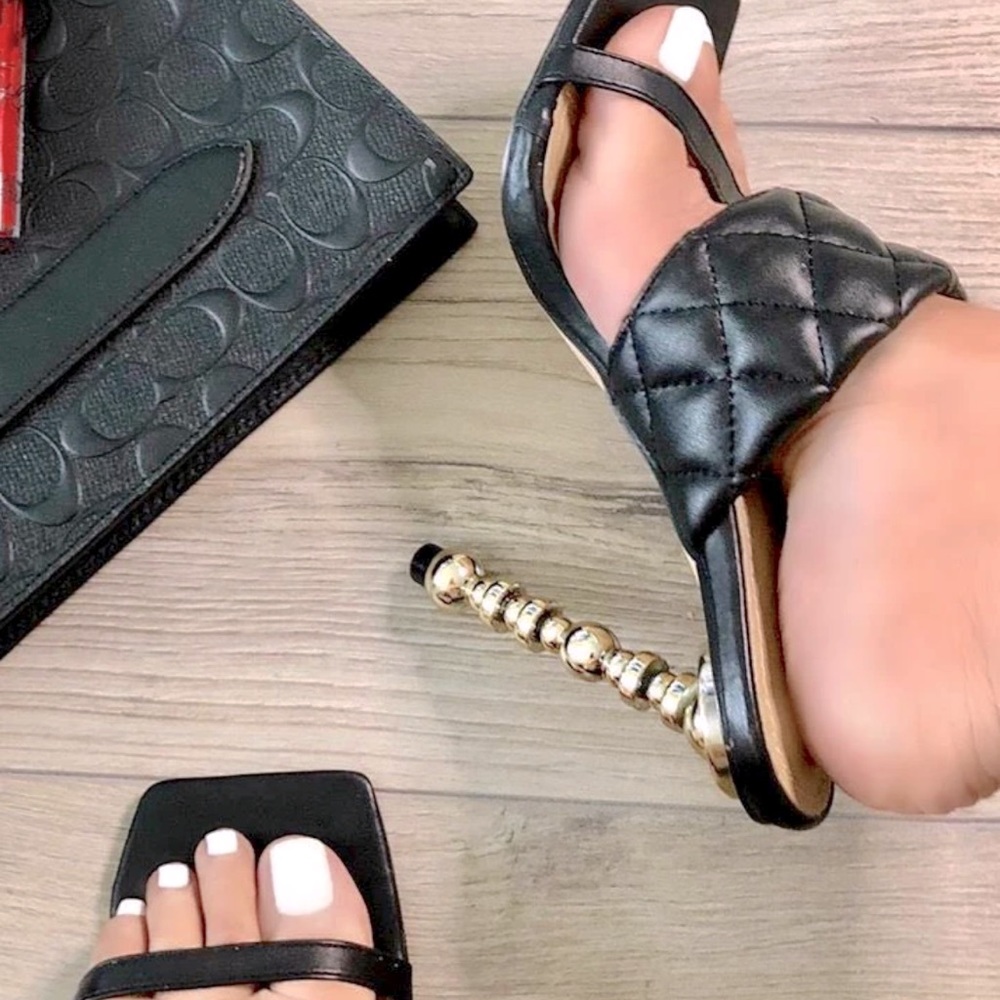 Quilted Heels - Slide into these Sz 11s NEW ✅